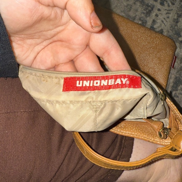UNIONBAY Tan Crossbody Bag with Gold Zipper - Picture 7 of 7